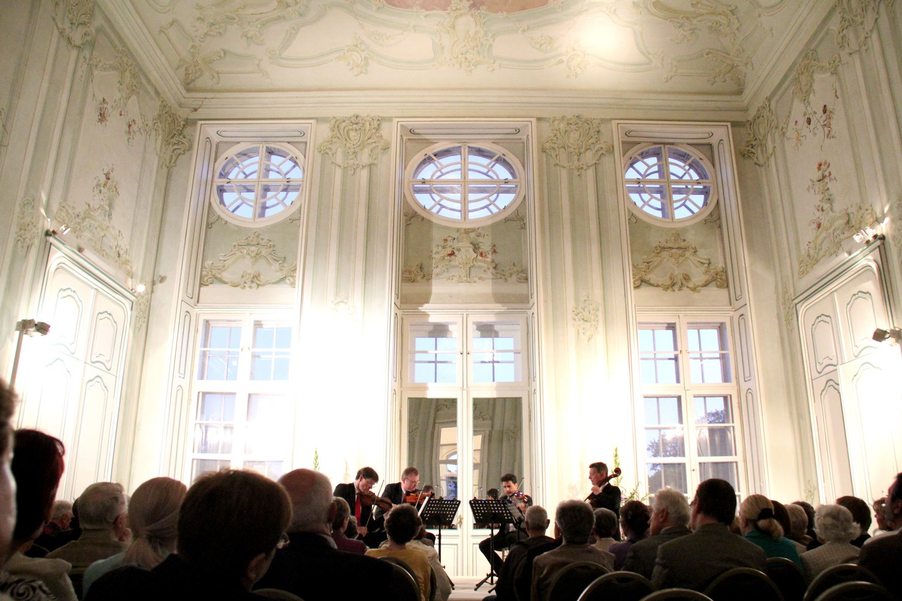 schloss_halbturn_konzert_1.jpg